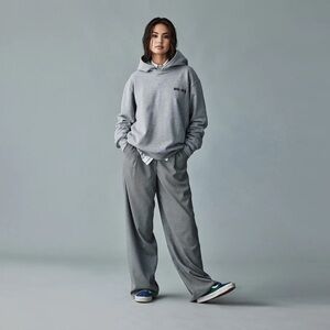 WE-AR4 Logo Hoodie in Grey